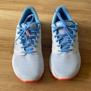 Like new ASICS Roadhawk FF 2 Running shoes